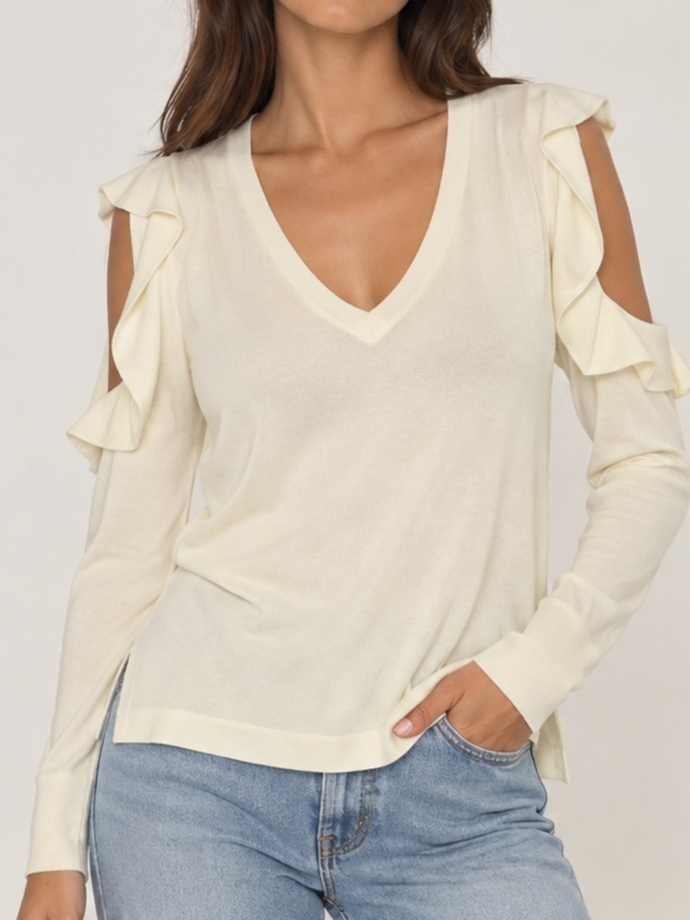 BCBGMaxAzria Cream V-Neck Lightweight Pullover
